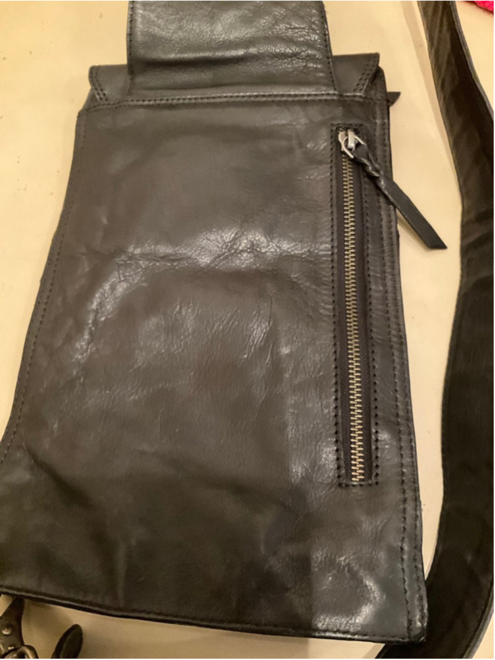 R.P.S Black Leather Crossbody Bag Minimalist Sling Shoulder Bag - Picture 6 of 7